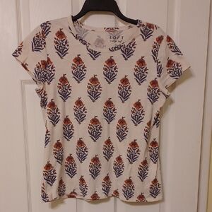 LOFT Sz M, floral Print Short Sleeve Tee In Cream and Navy. 100% Cotton.
